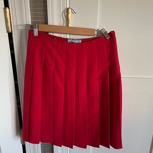 Prada knee length pleated skirt. Size 40